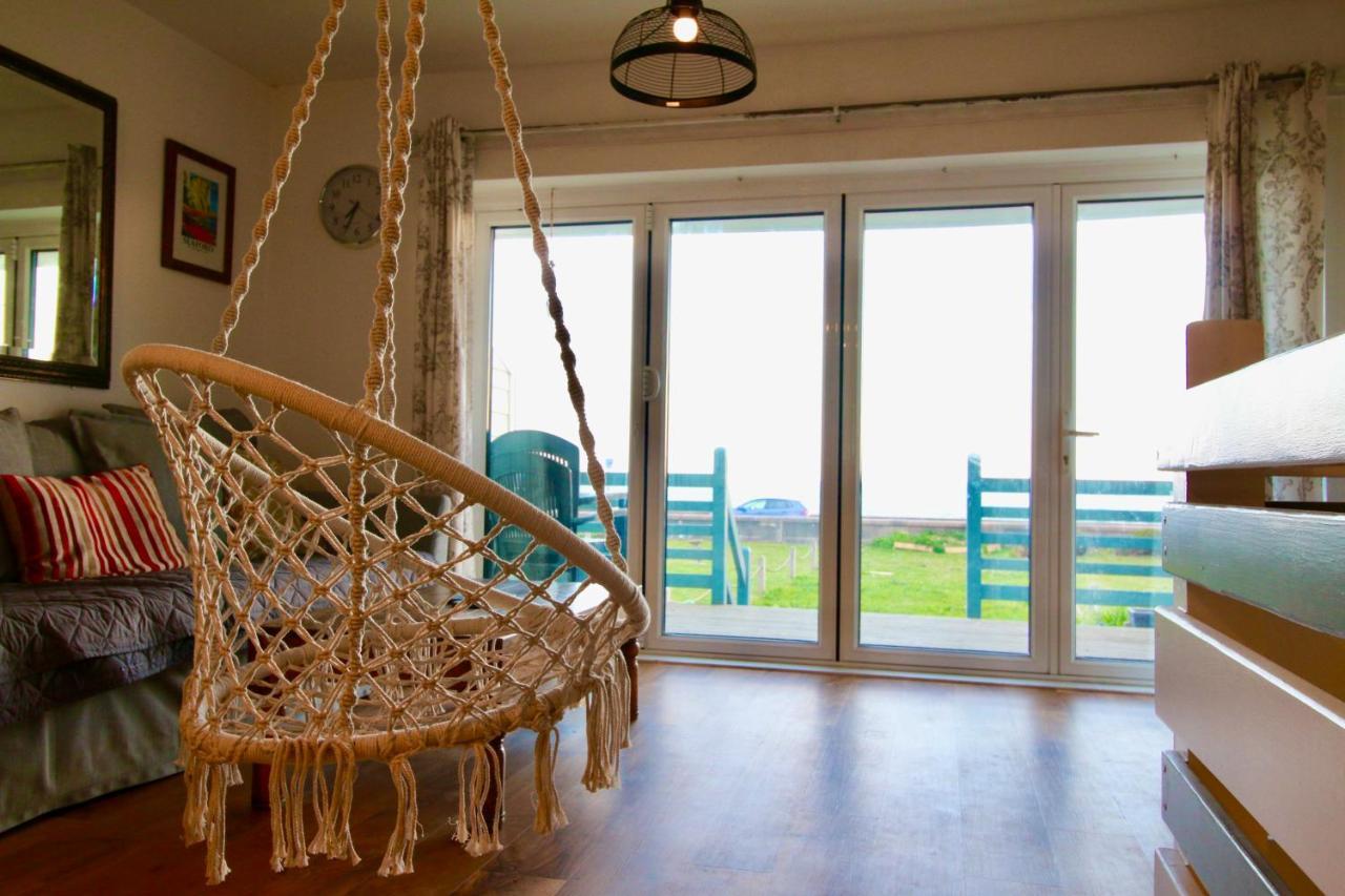 Pebbles Beach House By Air Premier Seaford Exteriör bild